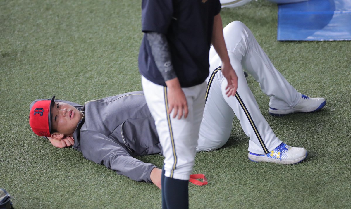 hochi_orix's tweet photo. 練習中の #山下舜平大 選手
#Bs2024 #オリックスバファローズ

スポーツ報知の野球情報 https://t.co/gyr6V8oOt7 https://t.co/WUolOL29ae