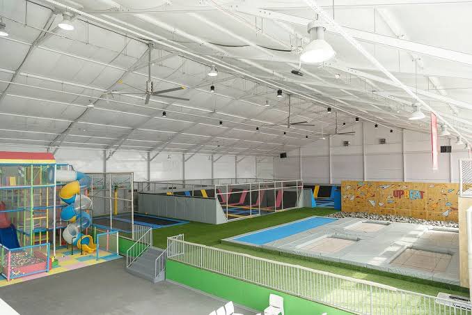 TOP 10 MOST ATTRACTIVE PLACES TO SEE IN LAGOS 

A THREAD ❗️❗️❗️

1. Upbeat Recreational center - Location:Phase 1, Lekki 11 Admiralty Rd, Eti Osa, Lagos