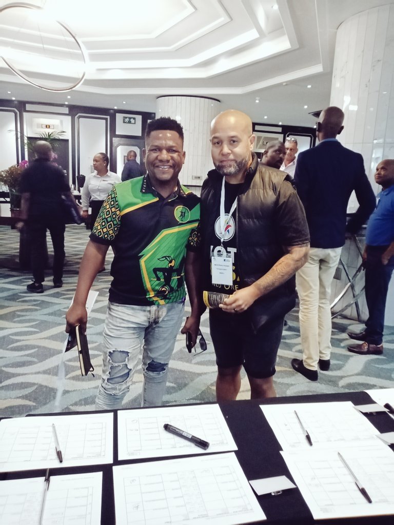 rogersfeed's tweet photo. Looking forward to panel discussion and presenting @BuildOneSA offer advocating for localised policing. We're talking safety, effective governance and rooting out corruption! #DevDemocracyProgram #VoteBOSA2024 #PanelDiscussion #KZN @MmusiMaimane https://t.co/ZIxzotjLHg