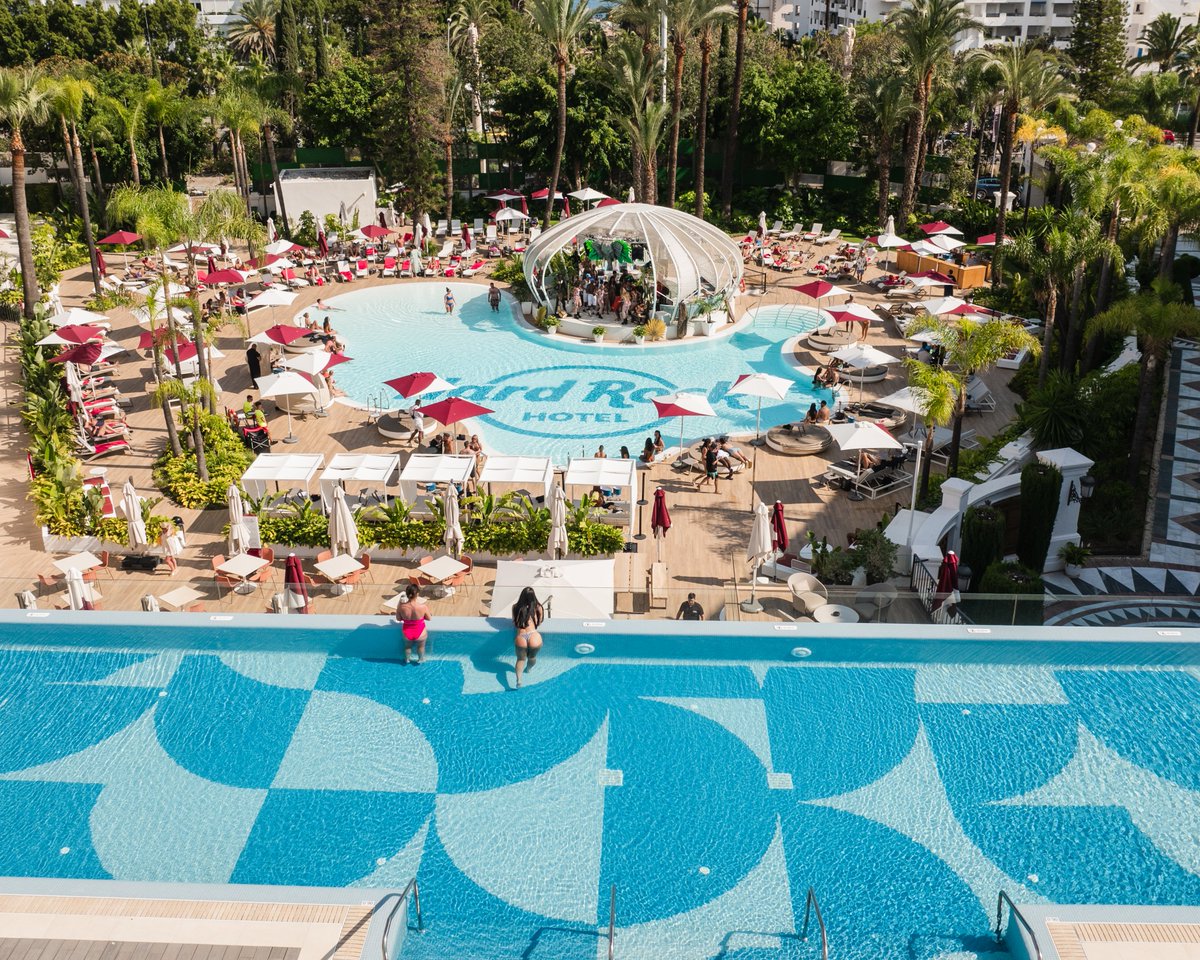 HRHMarbella's tweet photo. Indulge in sun-kissed relaxation at Sun &amp; Society!
Get your tan on while sipping cocktails in our stunning infinity pool, located on our 1st floor. 🍹☀️

#HRHMarbella #HardRockHotels https://t.co/AxxawEuAoA