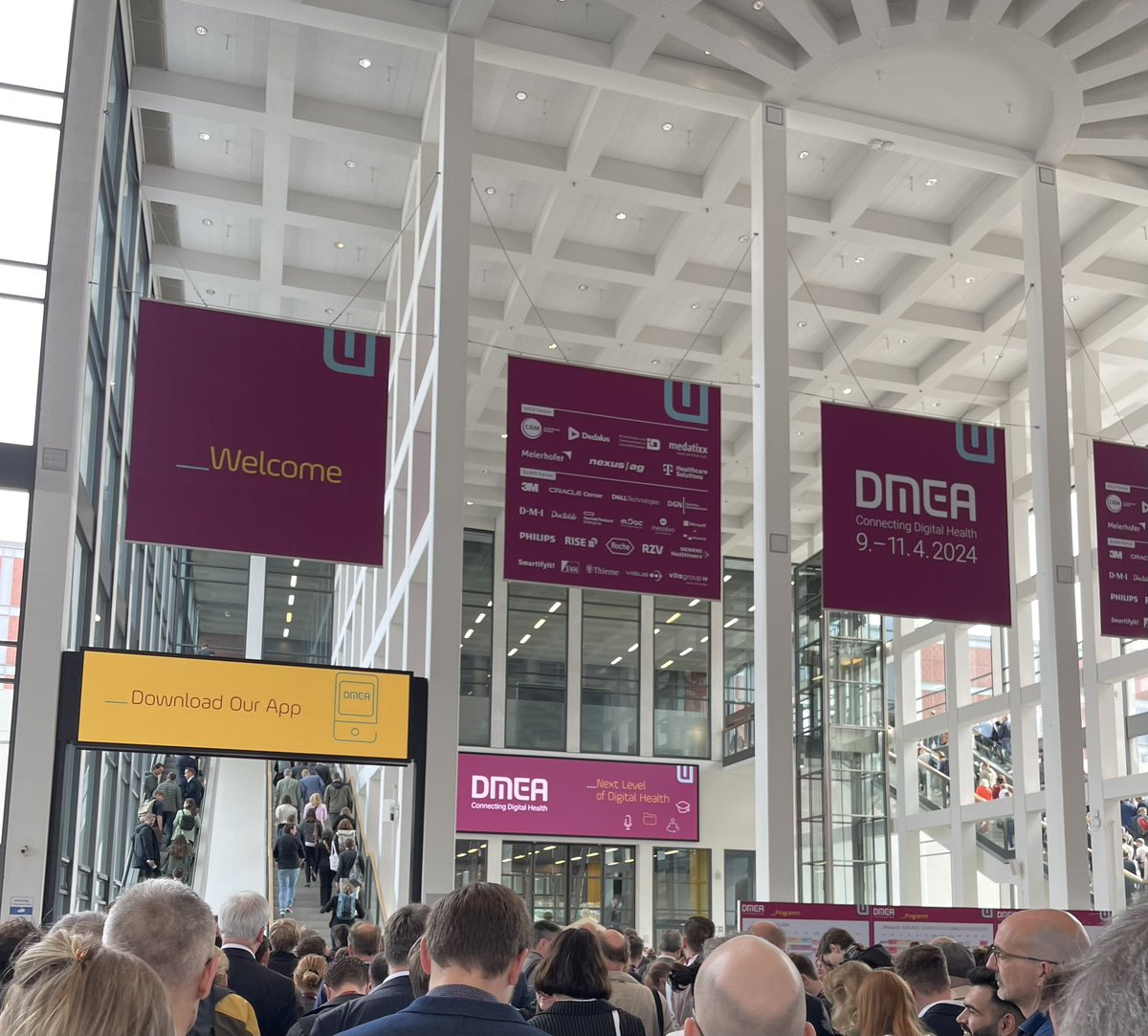 Tag 2 #DMEA24
Ansturm am Eingang
