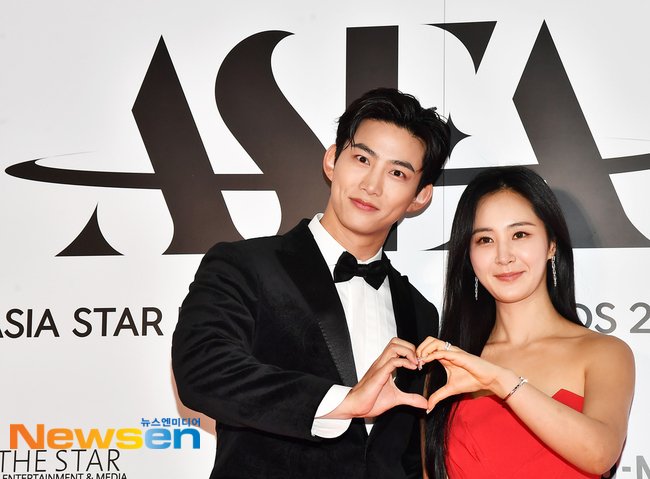 heart_a_taec's tweet photo. 2024 ASEA MC 기사사진

#옥택연 #택연 #TAECYEON #テギョン
#권유리 #유리 #YURI #2024ASEA #ASEA2024 https://t.co/5xTIrFf2O6