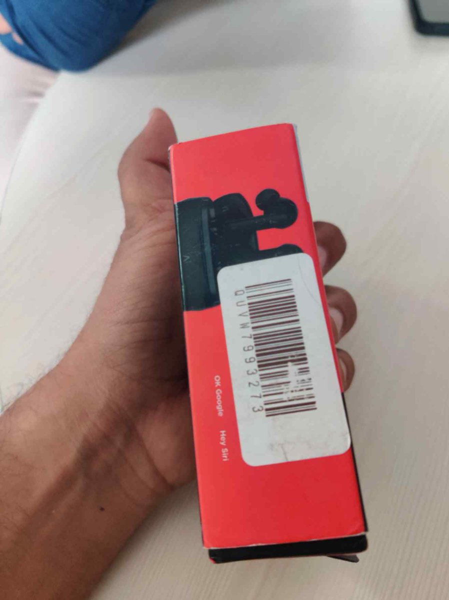 chauhanSp11's tweet photo. Yesterday, I had ordered earbuds from a boat, but today I received some fake earbuds instead.Please replace these with the original earbuds and send them to me. @RockWithboAt @RockWithboAt https://t.co/H1UbWPDaeW