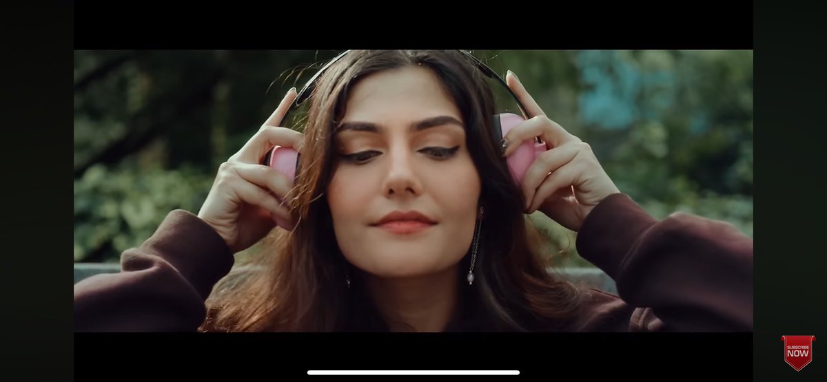 shaadD10's tweet photo. Half naked ANGREZ ladies dancing on Siraiki song.

@AliZafarsays punjabi culture khatam ho gya tha kia???👀💀
#BaloBatiyan https://t.co/dNt0v0zUHX
