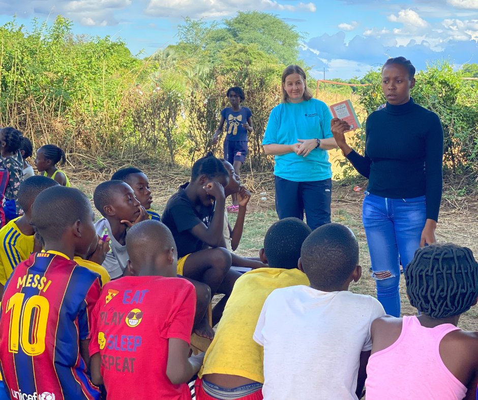 PIF_Zambia's tweet image. All work and no play makes Jack a dull boy! But not in our literacy classes! Our kids had some well-deserved fun after their literacy class because learning and laughter go hand in hand.  #literacyfun #educationmatters #playitforward