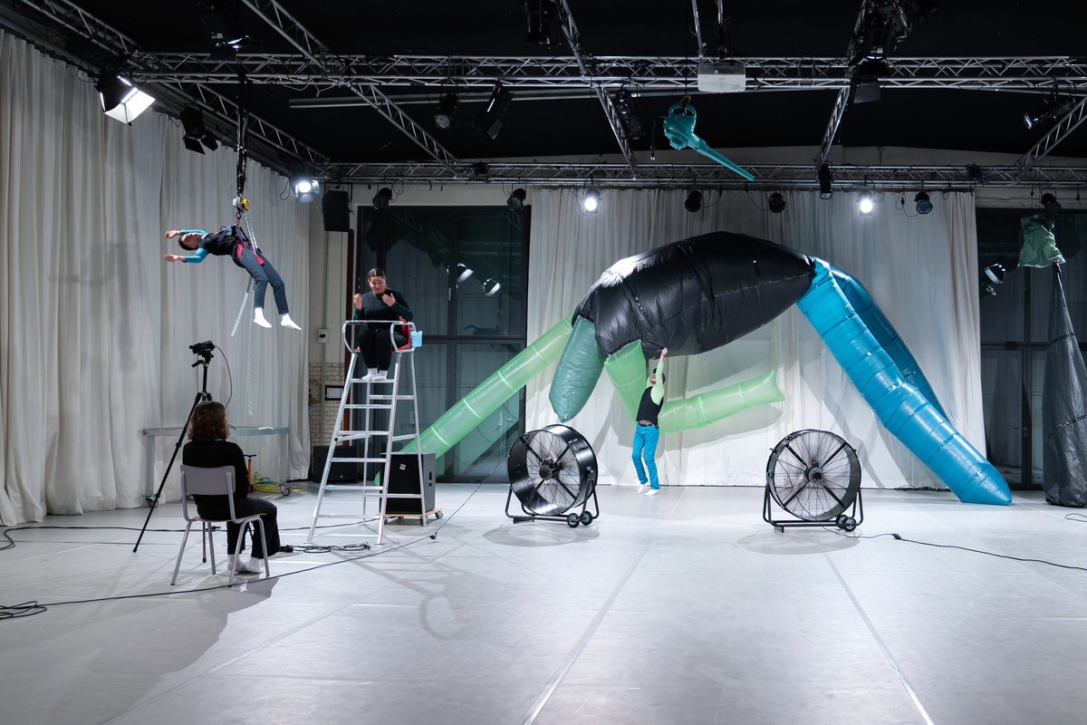 Looking for U.K.-based producers with experience in:

- Music-Theatre or Opera 
- d/Deaf or otherwise access-oriented work 
- contemporary dance/performance 

…to help bring and revise and existing work from Berlin to London. 

Hmu!