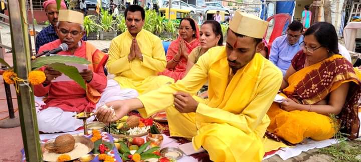 🪷 #HinduNavVarsh 🪷

🚩 चैत्र शुक्ल प्रतिपदा अर्थात नववर्षारंभ के अवसर पर विजय का प्रतीक स्वरुप ब्रह्मध्वज का सामुहिक पूजन संपन्न!

झारखंड के जमशेदपुर एवं कतरास में नव वर्ष का हर्ष उल्लास के साथ स्वागत !