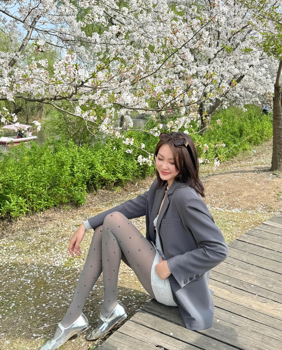 DebraHall262980's tweet photo. #美女 #写真 #秀人 https://t.co/PZ4j4qJpo3