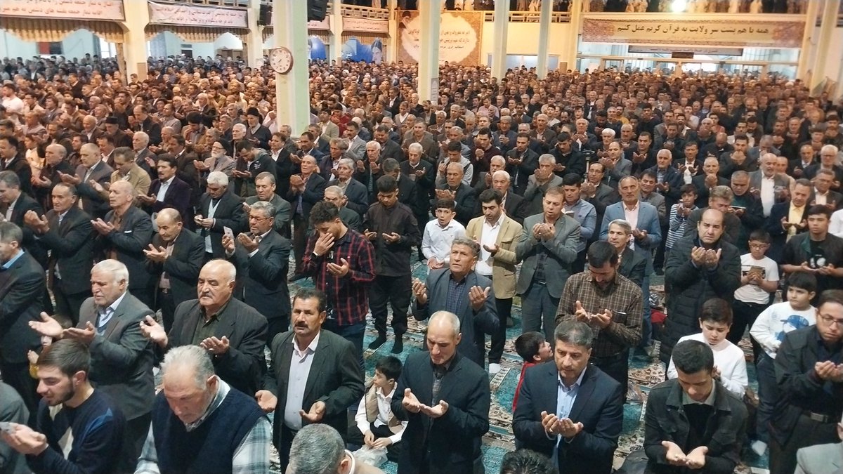 امروز نوای کبریایی فطر در مصلی امام خمینی(ره) میاندوآب طنین انداز شد

#عید_فطر
#عید_بندگی