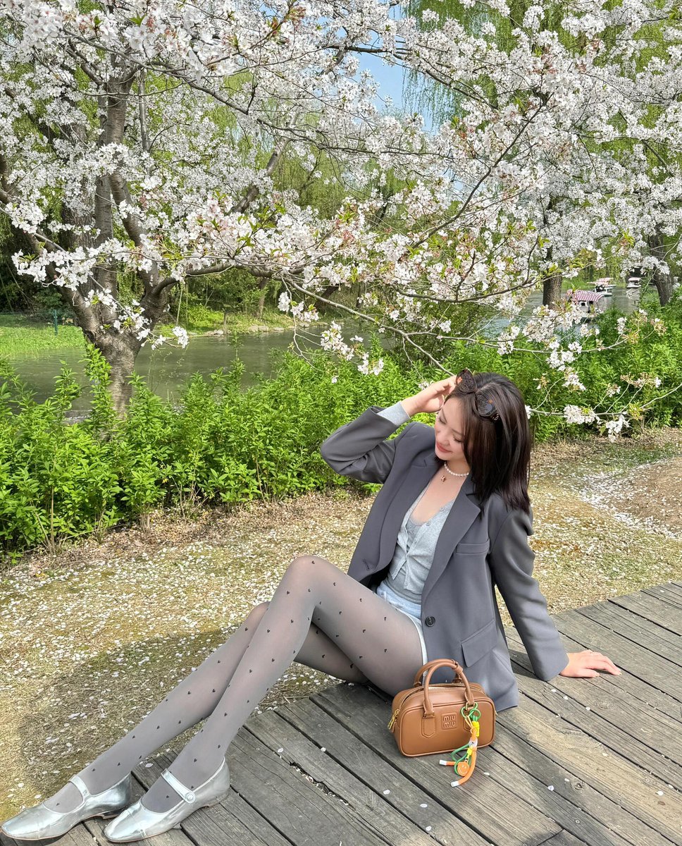 DebraHall262980's tweet photo. #美女 #写真 #秀人 https://t.co/PZ4j4qJpo3