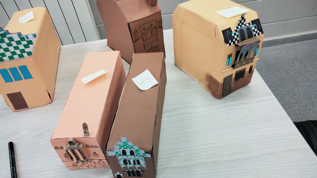 MaquetemMat's tweet photo. Ja tenim alguns edificis pel Maquetem Mataró d'aquest any! Endavant aquesta 4a edició💪 https://t.co/6Z0kqEtOcc