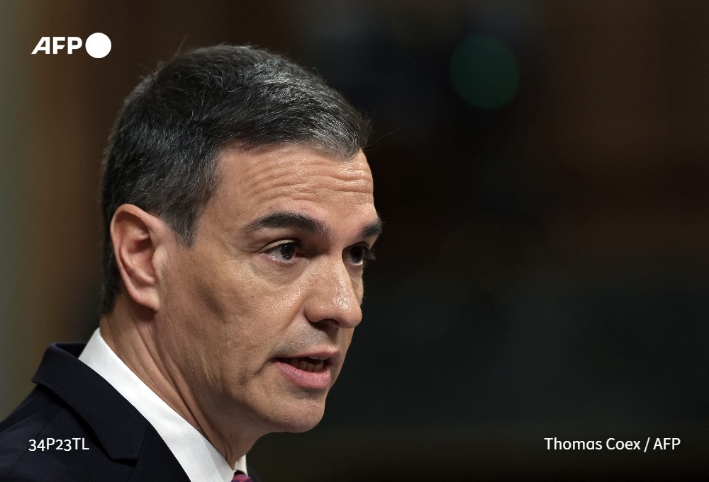 afpfr's tweet photo. 🇪🇸 Le Premier ministre espagnol Pedro Sánchez a estimé devant les députés que la reconnaissance d'un Etat palestinien était "dans l'intérêt de l'Europe" et dénoncé de nouveau la "réponse disproportionnée" d'Israël dans la bande de Gaza #AFP https://t.co/EzgRX4D1YF