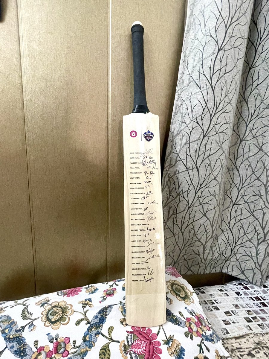 Thank you @My11Circle for giving me a signed Bat by @DelhiCapitals ..🩵 Means a lot to me..🤩🙌..

#TATAIPL2024 #My11Circle #FantasyCricket #Cricket 
#My11CircleBadiShuruwaatBadiBaat #FantasySports #DelhiCapitals #IPLUpdate #ipl #ipltickets #ipl2024 #TATAIPL #winbig #CricketLover