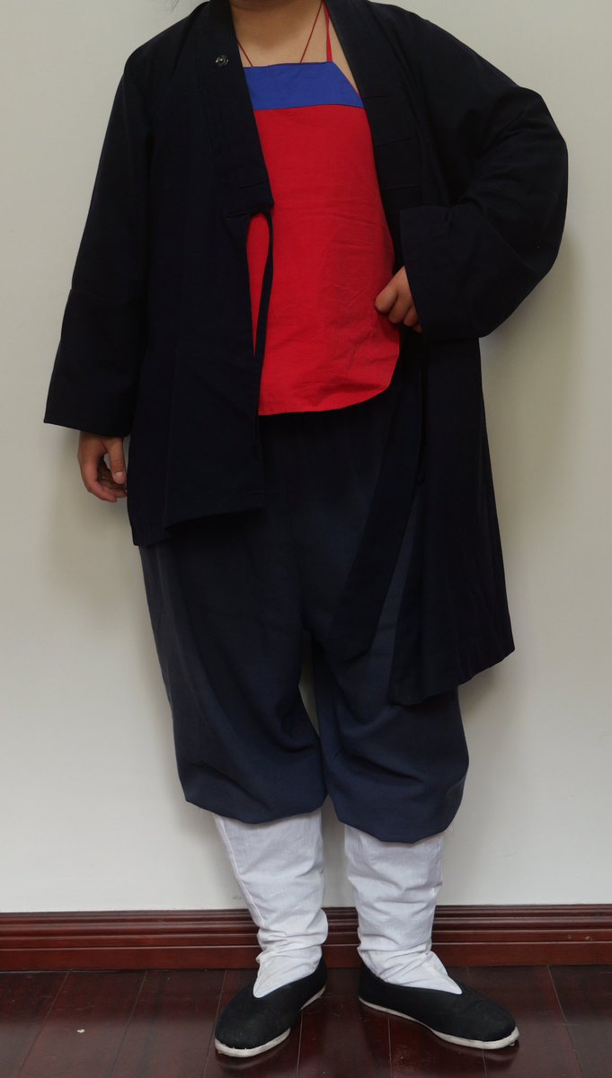 xusidi6's tweet photo. 好像是第一次用手机控制相机自拍。
唔……有点胖了 https://t.co/YBgHUPXIMs