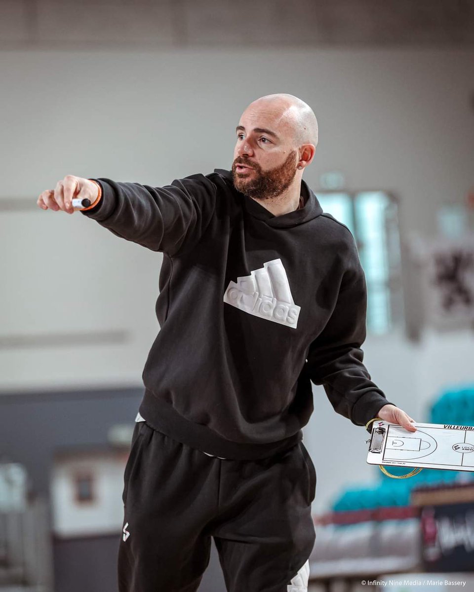 🚨 Entraîneur adjoint de l'ASVEL féminin et du Chicago Sky en #WNBA, Yoann Cabioc'h vient d'être promu coach principal de l'#ASVEL féminin à compter de la saison prochaine ! Il m'avait accordé une interview il y a quelques semaines ↓↓↓ lemediamoneo.wixsite.com/m-neo/s-projec…