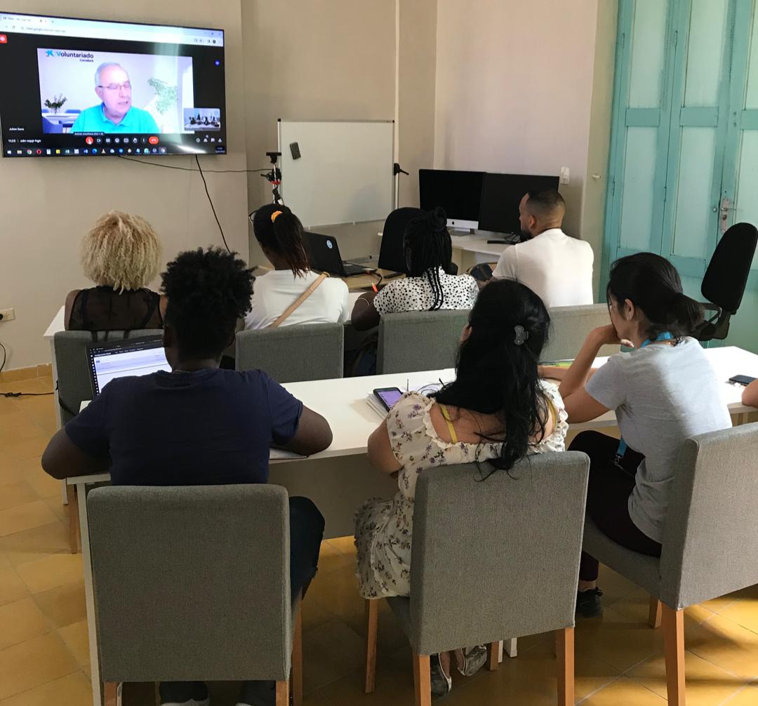 Voluntariado CaixaBank tweet media