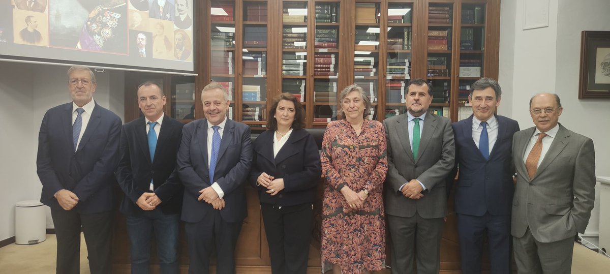 LA DIRECTORA GERENTE DE LA INSTITUCIÓN COLOMBINA OBTIENE 'CUM LAUDE' CON SU TESIS DOCTORAL SOBRE EL EPISTOLARIO DE JOSÉ GESTOSO. 

Nuria Casquete de Prado Sagrera, directora gerente de la Institución Colombina, licenciada en Geografía e Historia, con formación en Archivística y