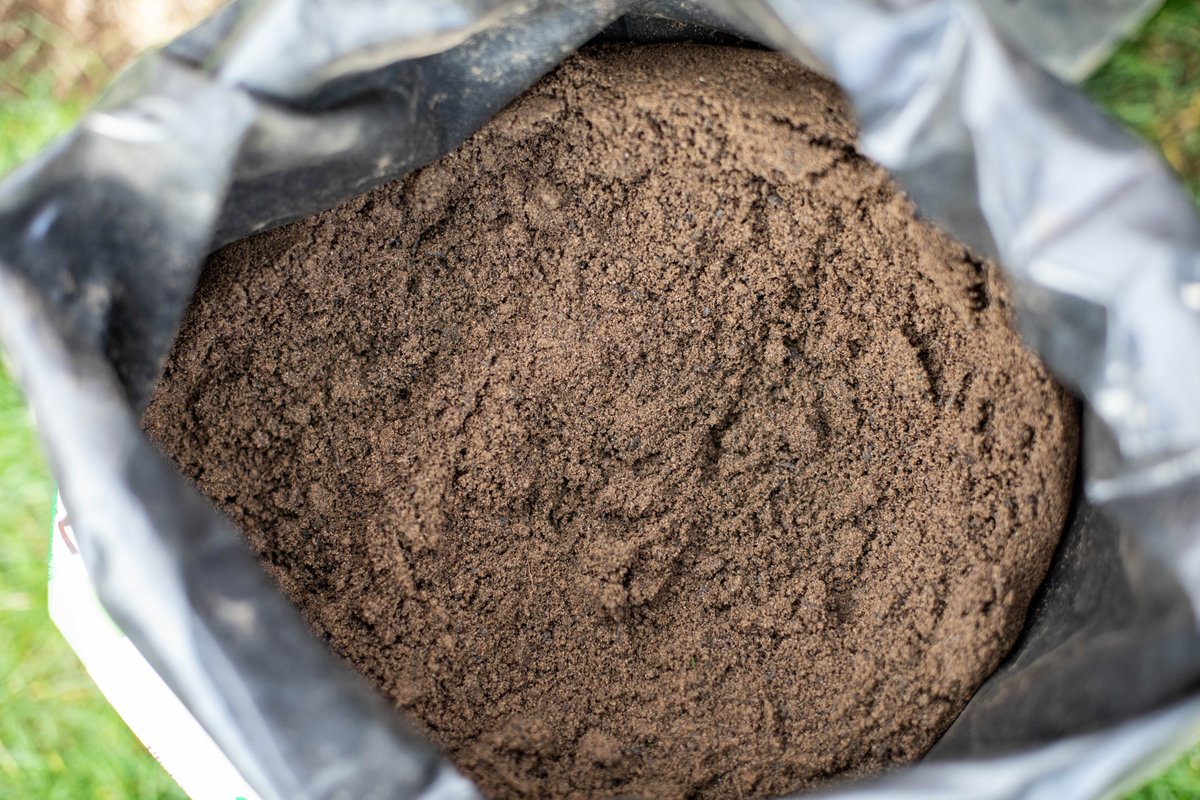 TopsoilDirect's tweet image. Transform your garden with our Multi-Purpose Screened Topsoil! 🌿🌱 

Ideal for all your landscaping needs, this top-quality topsoil is just a click away. Order now and have it delivered straight to your door: gardentopsoildirect.co.uk/shop/topsoil/m…

#GardenTopsoil #Landscaping #GreenThumb