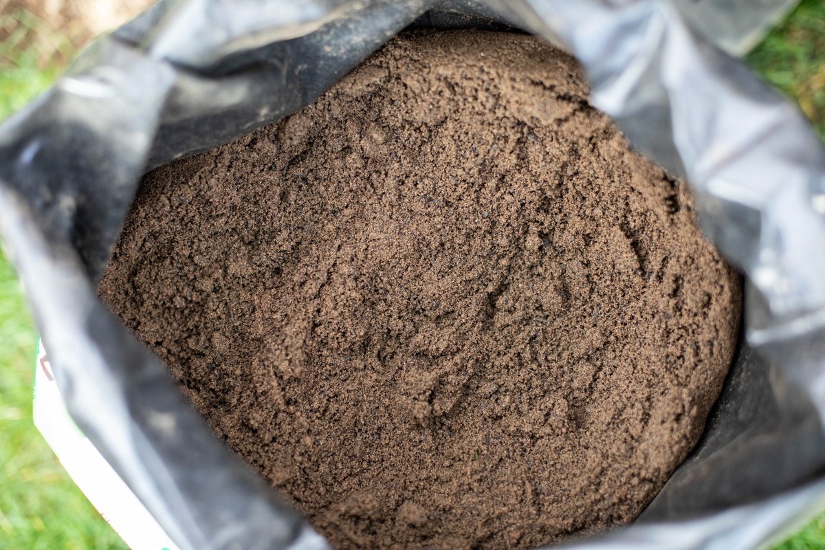 Transform your garden with our Multi-Purpose Screened Topsoil! 🌿🌱 Ideal for all your landscaping needs, this top-quality topsoil is just a click away. Order now and have it delivered straight to your door: gardentopsoildirect.co.uk/shop/topsoil/m… #GardenTopsoil #Landscaping #GreenThumb