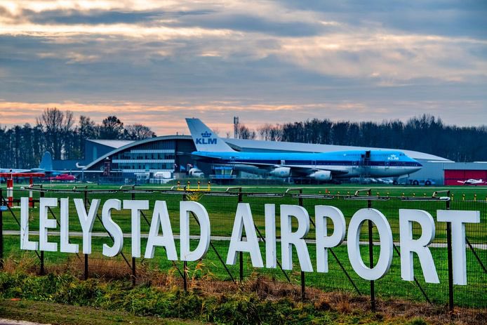 Vandaag werkbezoek bij #LelystadAirport met @jelenavictoria 

Belangrijk dossier voor Flevoland!