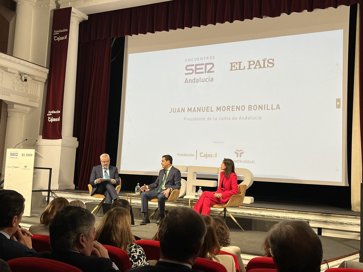 Anda! Pregunta sobre orden de precedencias de protocolo en el encuentro de <a href="/CadenaSERAnd/">Cadena Ser Andalucía</a>  y <a href="/elpais_espana/">EL PAÍS España</a> que se lleva un aplauso para <a href="/JuanMa_Moreno/">Juanma Moreno</a> al reivindicar su puesto como presidente de la <a href="/AndaluciaJunta/">Junta de Andalucía</a> siguiendo el Real Decreto 2099/1883.
El fútbol y sus cosas….