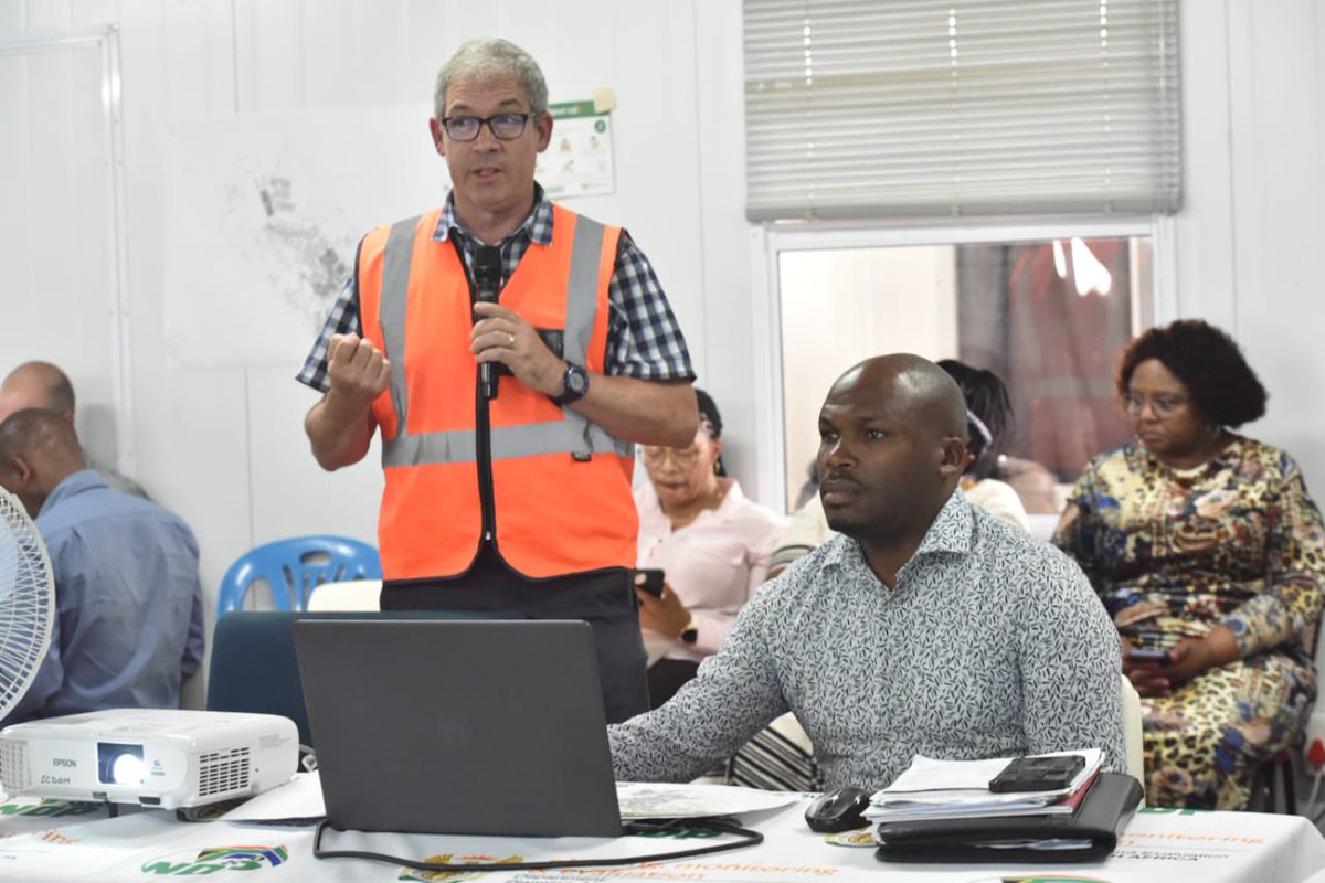 coegadevcorp's tweet image. Yesterday, the Presidency’s DPME represented by its Deputy Minister, Hon. Kekana &amp;amp; Deputy Minister of Health, Hon. Dr Dhlomo visited the Bambisana District Hospital project for a site inspection to validate progress.
#coegadevcorp #infrastructure #implementingagent  @PresidencyZA