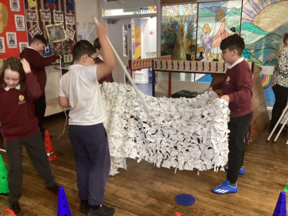 StThomas_CE's tweet photo. Year 5 and 6 are working hard in groups this morning on their Commando Joe’s Mission. #TimPeake #Space #Spacesuits https://t.co/n2jR7igsj9
