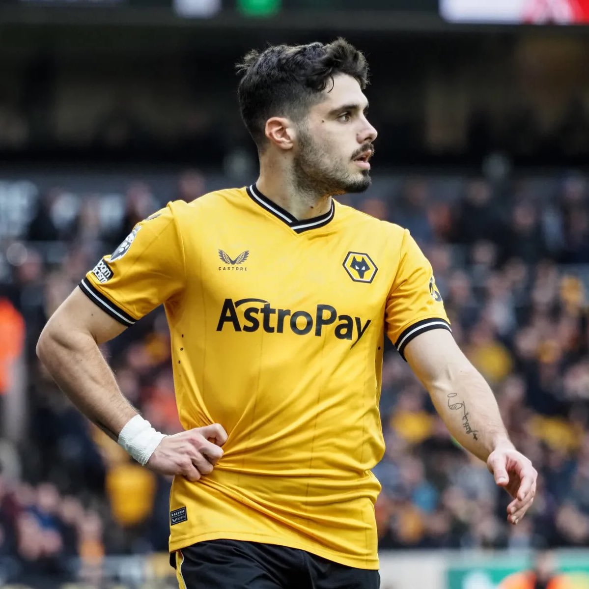 Manchester City are named as a ‘serious’ contender to sign Pedro Neto this summer. However, Jorge Mendes’ agency Gestifute have also spoken to other clubs around Europe and clubs in Saudi Arabia regarding a potential move for the #Wolves winger. 📰 @TEAMtalk | #WWFC