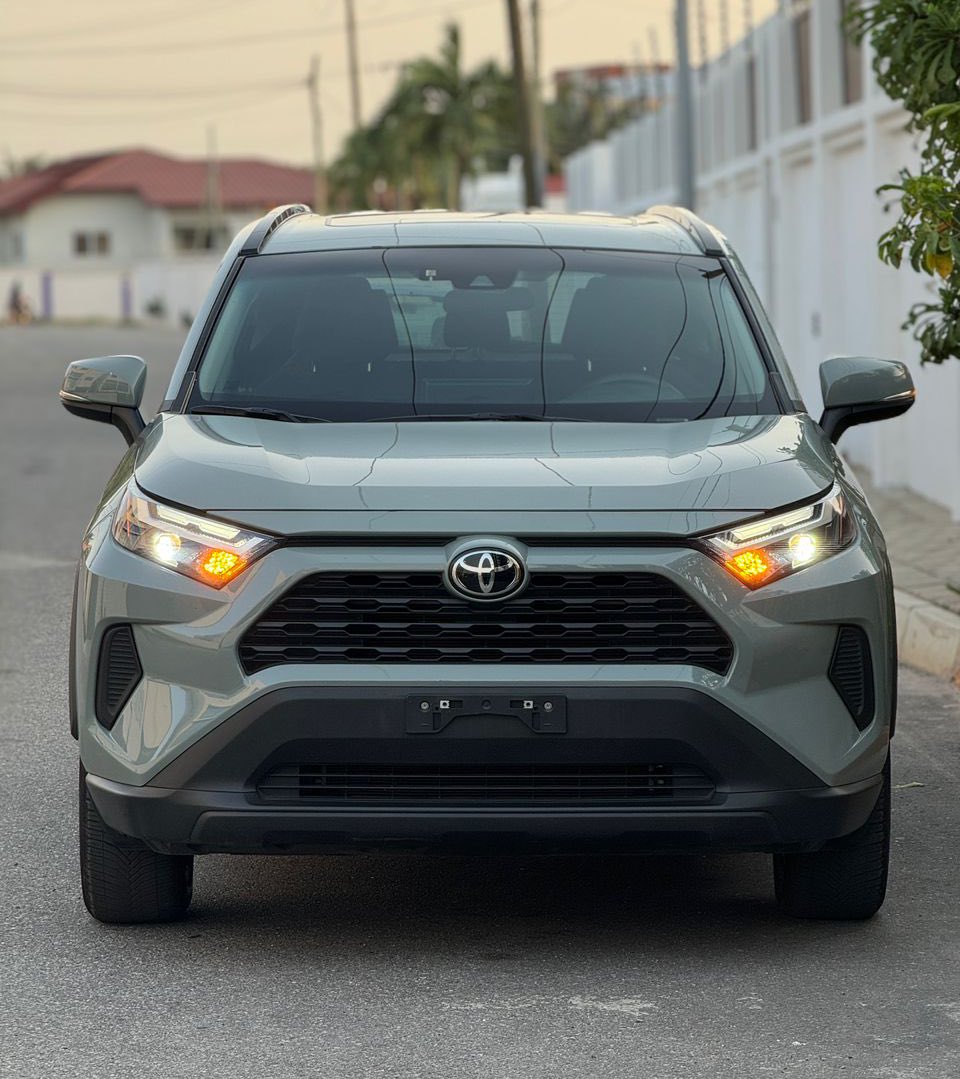 2023 Toyota RAV4 XLE AWD 2.5L engine 17k miles Keyless Entry & start Touchscreen infotainment system Rear view camera Sunroof Blindspot Monitors Collision Mitigation Braking System Apple CarPlay Fully loaded Price - 485k p3 😄 What’s app no in bio Refer a buyer for…
