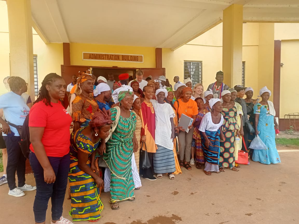 The UN team & partners @SwedeninLiberia @irlembliberia held engagements with a wide range of stakeholders during mission to Zwedru-traditional leaders, students,youth,women,local authorities,among others.The One UN approach here is critical for sustainable devlpmt impact.