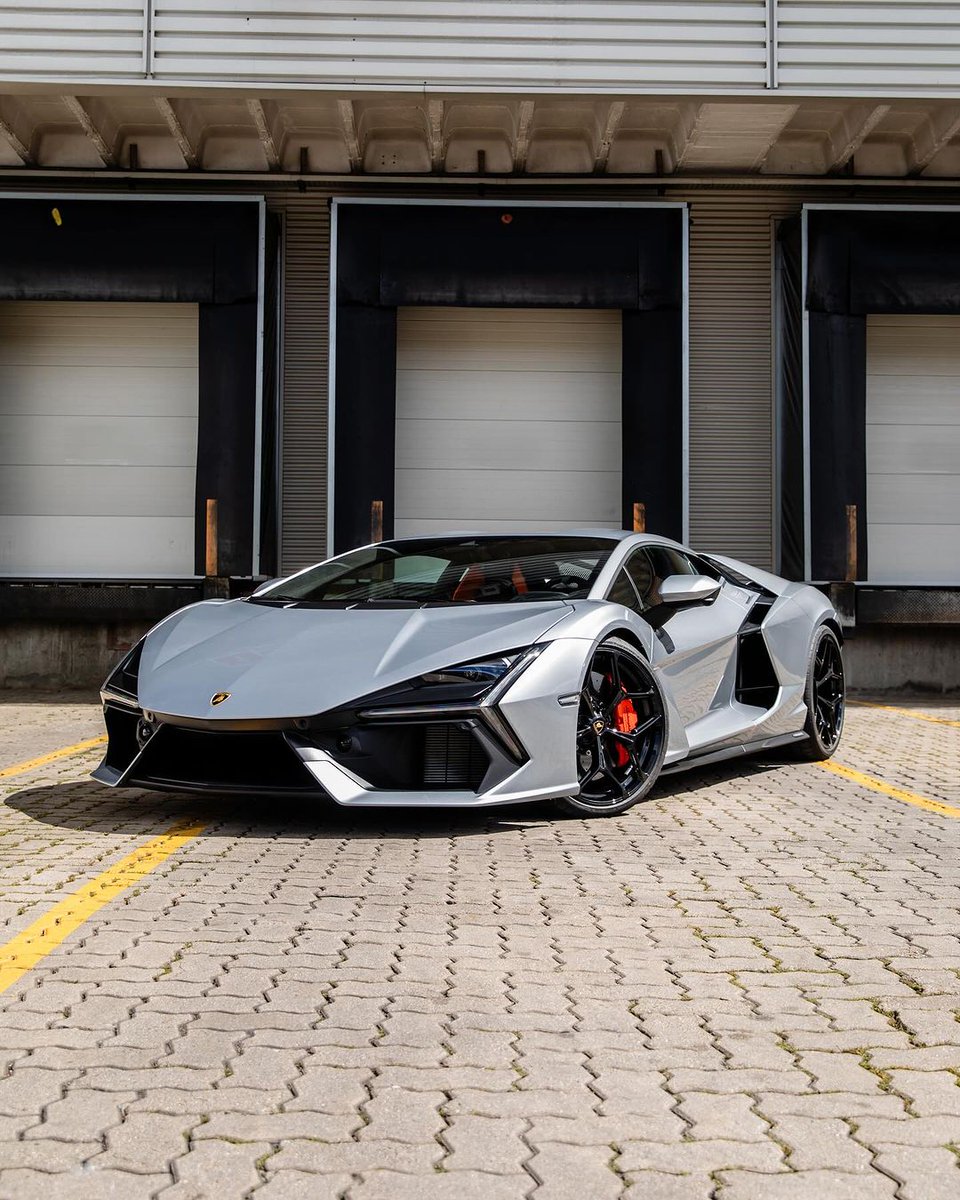 Lamborghini Revuelto 👽