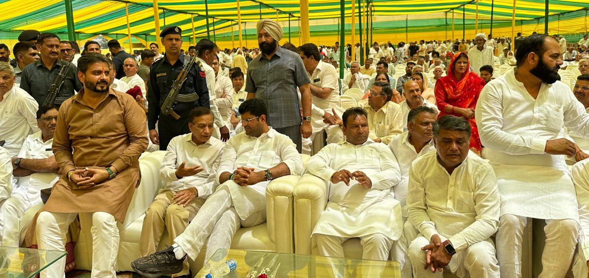 Dchautala's tweet photo. हरियाणा विधानसभा के स्पीकर रहे स्व.चौधरी सतबीर सिंह कादयान जी की तीसरी पुण्यतिथि पर पानीपत स्थित चौधरी देवीलाल मैमोरियल कन्या पीजी महाविद्यालय में हुए एक कार्यक्रम में स्व. कादयान साहब को श्रद्धांजलि अर्पित की और उनकी मूर्ति का अनावरण किया। इस अवसर पर विधायक भाई अमरजीत ढांडा भी साथ उपस्थित रहे।