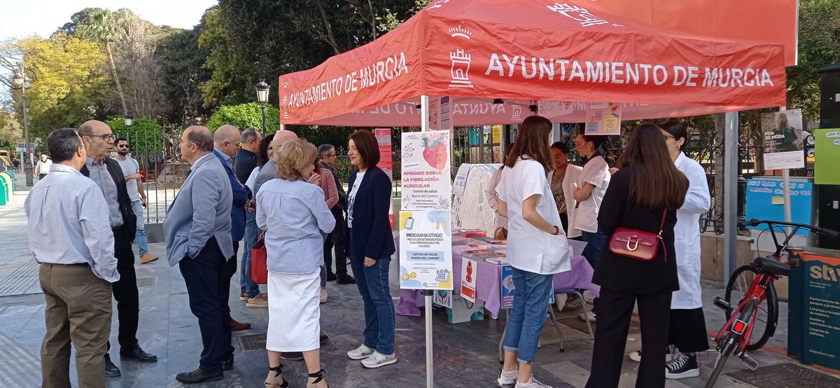 Aquí estamos, inaugurando la mesa de la salud del Barrio del Carmen. @Area7ReinaSofia @junta_elcarmen @Murciasalud @csfloridablanca @BaezaAlcaraz @IsabelAyalaVig @ramlopal @Yolanda_yolobe @MJoGali @CervantesB62080 @agarmsmiles @jperezparra @crh_MoralesIMIB @carprimur