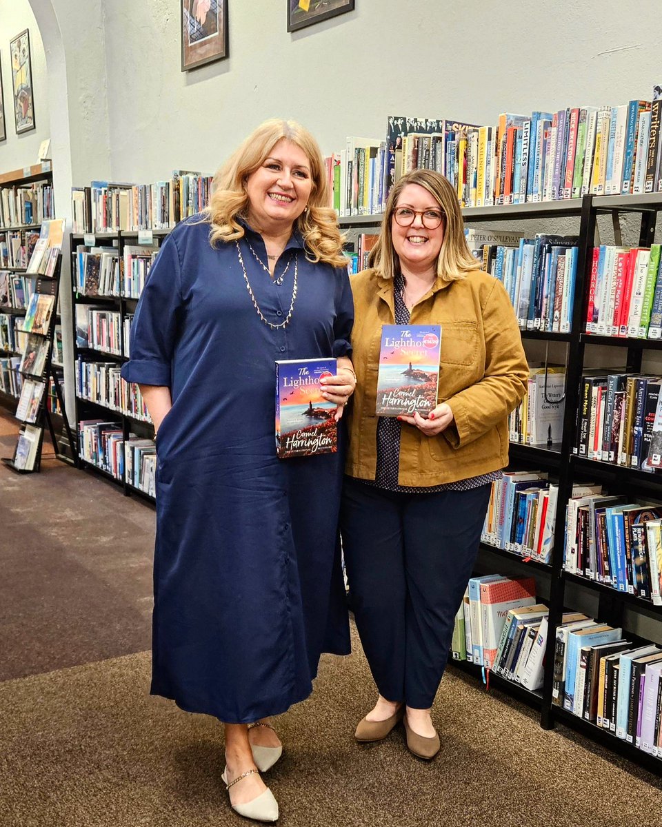 A wonderful event took place in @corkcitylibrary last night celebrating @HappyMrsH's gorgeous new book, The Lighthouse Secret. The event was in conjunction with 'Eason Presents' & Carmel was in conversation with @cathryanhoward Great stories & fabulous advice!!
