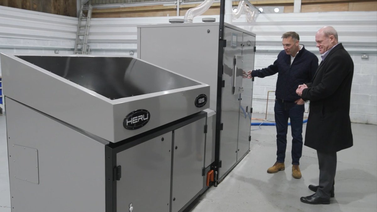 Meet the modern-day 'HERU' using pyrolysis to transform everyday items into energy to heat water 🌱 Siemens in the UK will be one of the first companies to use this innovative technology in an industrial setting 👉 sie.ag/2rwnDX @HERU_Energy @stwater @NHSuk