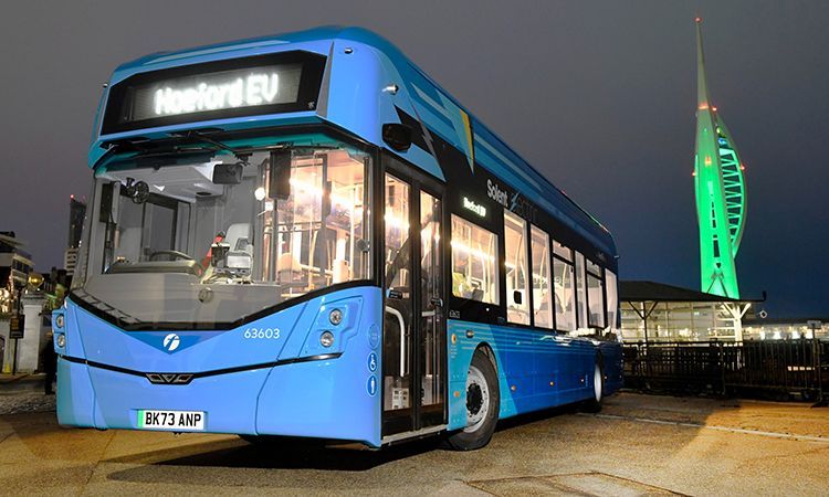 The new #ElectricVehicles signify the arrival of the region’s first #ZeroEmission buses, and are the first of 62 to enter service in #Portsmouth, Fareham and Gosport by Summer 2024. buff.ly/3VYhAbv
