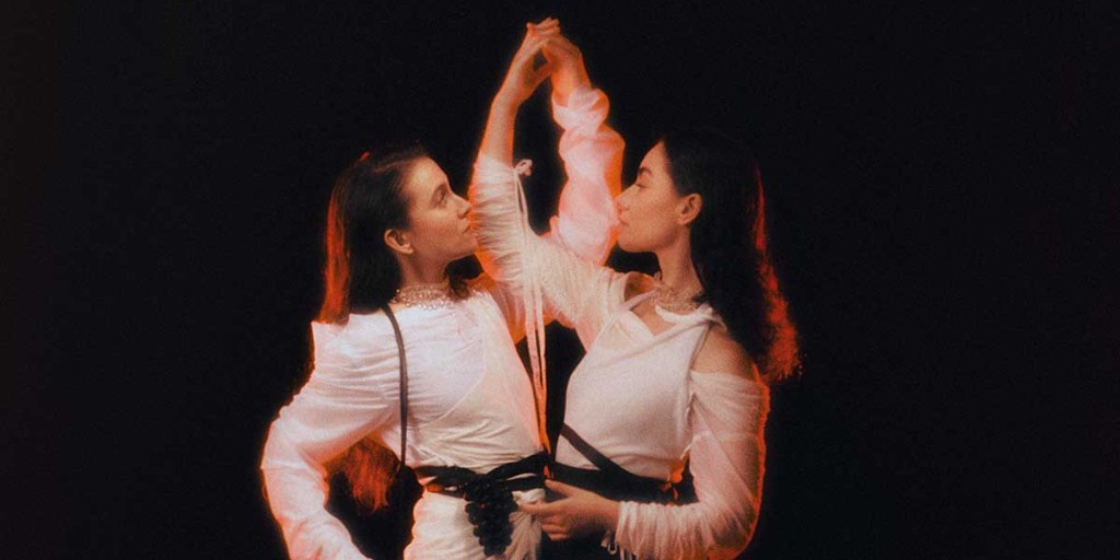 🎵 @fillasdecassmp3 es un dúo musical gallego, que basa su música en la tradición musical y oral, el feminismo, los sonidos modernos y la mitología griega. ¡Ven a conocerlas! 📆12/04 - 21:00 📍@kutxafundazioa Kluba. @tabakalera (1ª planta). Donostia 🎟️ow.ly/hX3950R8hwx