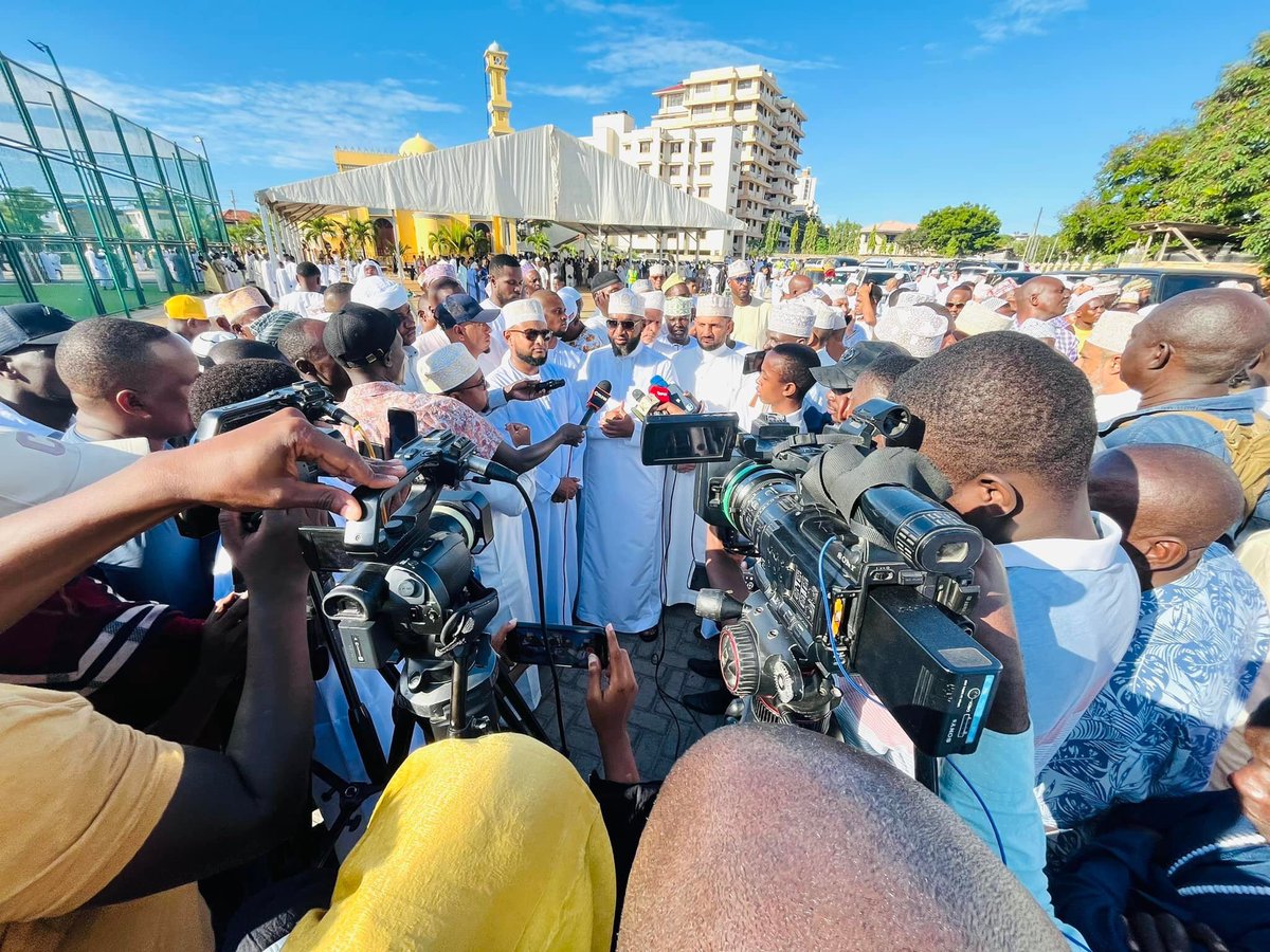 Earlier this morning, I joined fellow Muslim brothers in commemorating Eid UL Fitr with prayers at Ummul Kulthum Mosque grounds in Mombasa. It is my profound prayer to the Almighty Allah SWT to grant us His mercy, blessings and compassion on this auspicious day. Amin. Eid