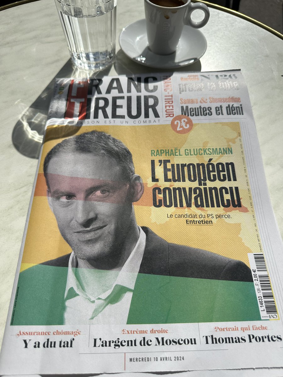 Dans @franctireurmag l’interview de @rglucks1 par @Enthoven_R est un moment rare de lecture. La presse écrite permet des échanges intelligents loin du buzz immédiat. Tenir dans ses mains un hebdo papier à la terrasse d’un café est un plaisir sensuel.