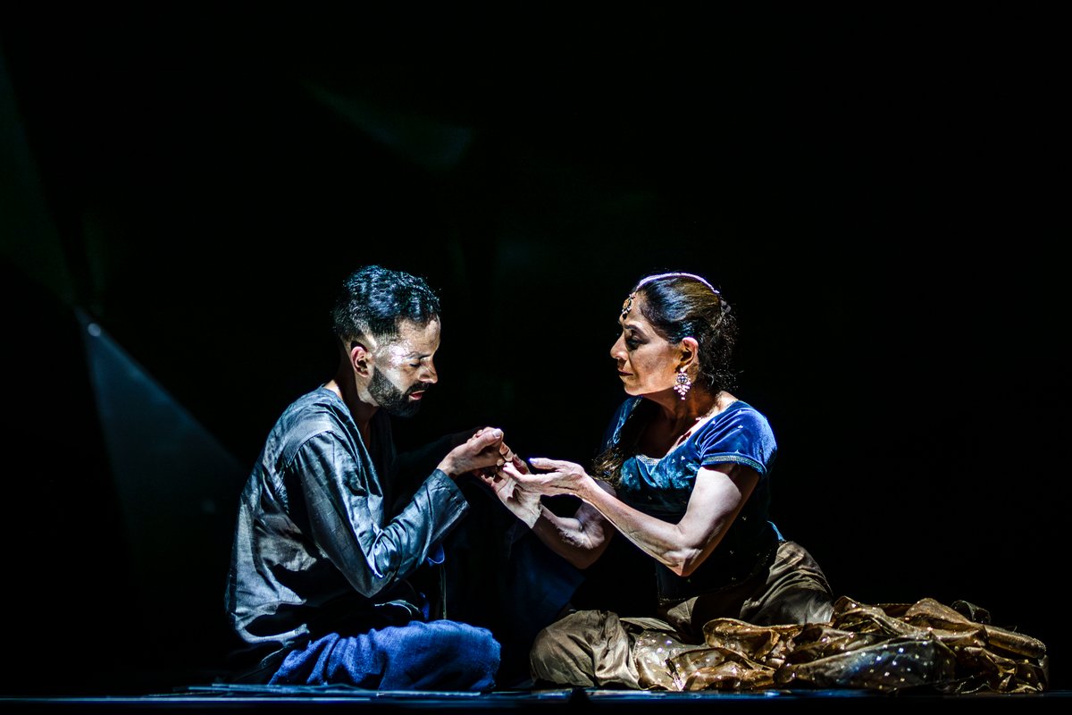 Mehek is one of the most beautiful, moving & mesmerising dance performances. A magnificent dance performance by Aakash Odedra and Aditi Mangaldas - words are not enough for me to explain how moved I felt watching them @brumhippodrome Full 🌟🌟🌟🌟🌟review facebook.com/CultureBab