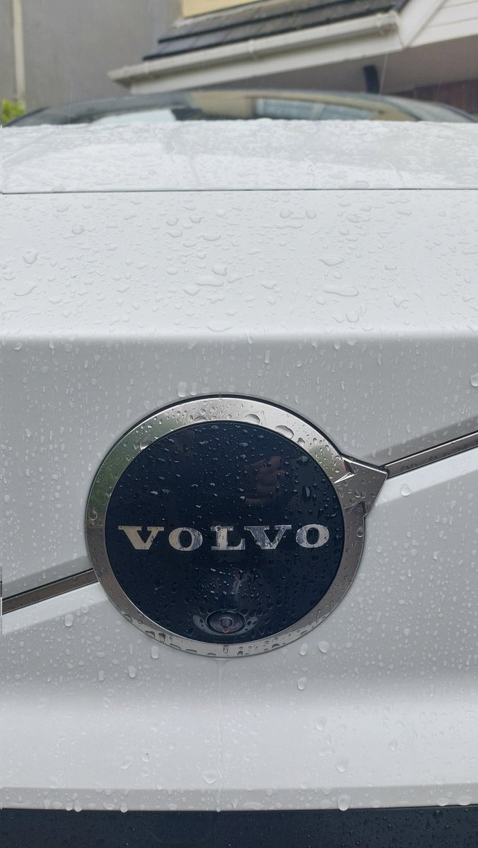 Will the rain ever stop?

I just wanna get and film this little beauty!

Very promising experience so far.

#volvo #EX30 #irishweather