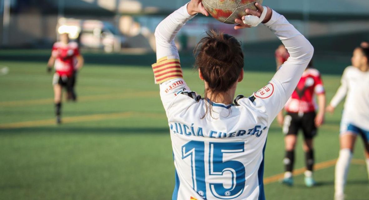 #2RFEF Protagonista

<a href="/Lucia25820/">Lucia Fuertes</a>🗣️"Después de tanto esfuerzo estoy emocionada por volver y disputar minutos"   

La one club woman del <a href="/ZaragozaCFF/">𝗭𝗮𝗿𝗮𝗴𝗼𝘇𝗮𝗖𝗙𝗙</a> vuelve tras una larga lesión a sentirse futbolista en el campo con 12 temporadas a sus espaldas

ivoox.com/rf/127310442