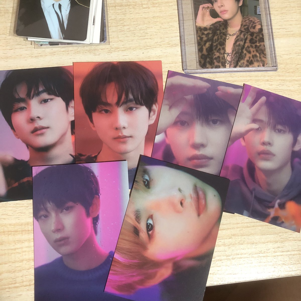 wts lfb hee enniv & hybe insight — ₱150 each mine + mark / mine all. > alt