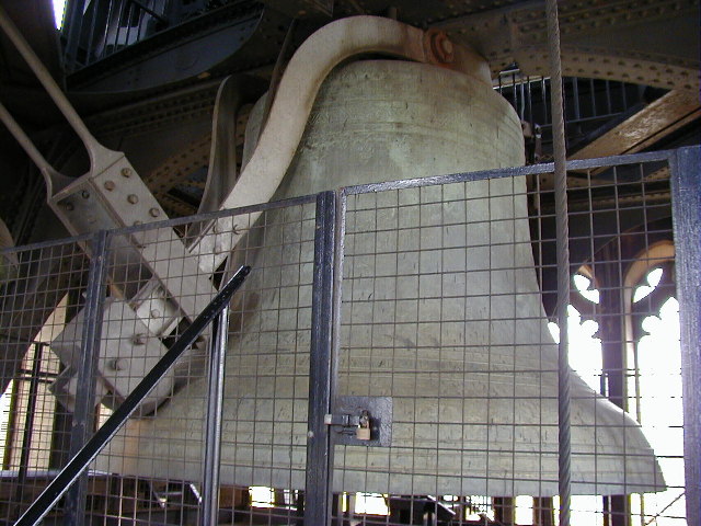 #onthisday 10 April 1858 – After the original Big Ben, a 14.5 tonnes (32,000 lb) bell for the Palace of Westminster, had cracked during testing, it is recast into the current 13.76 tonnes (30,300 lb) bell by Whitechapel Bell Foundry.

#Britishhistory #bigben