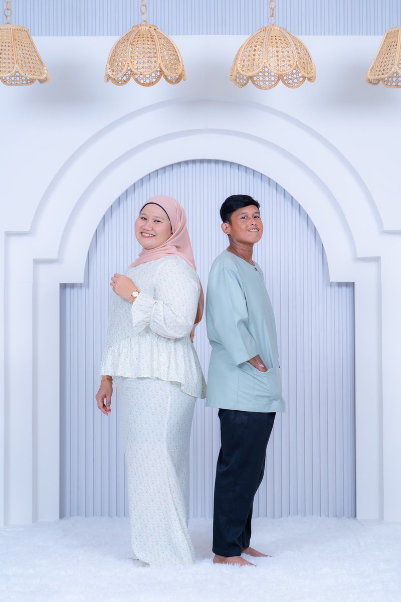 wanisazz90's tweet photo. Kawan gaduh aku hari2 selamat hari raya maaf zahir dan batin. https://t.co/3wh5MpQCU1