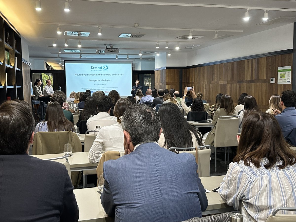 Ayer hemos celebrado la II Jornada"ENFHocando Juntos nuevos retos"desde <a href="/GEAFEN_SEFH/">GEAFEN</a> Gracias a la <a href="/sefh_/">S.E.F.H</a> ,patrocinadores y magníficos ponentes!

Agradecer personalmente a Juan Carlos Unzué su amabilidad en todo momento y su asistencia. "En esta vida puedes y debes intentarlo".💪