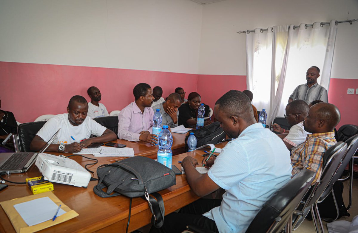 UNFPARDC's tweet image. Tanganyika : Amélioration de la santé de la mère &amp;amp; du nouveau-né.

#UNFA appuie, le renforcement des capacités des médecins de 10 zones de santé de Kalemie, dans la pratique des échographies Obstétricales de base pour améliorer les soins de santé maternelle.

🙏 @NorwayInDRC