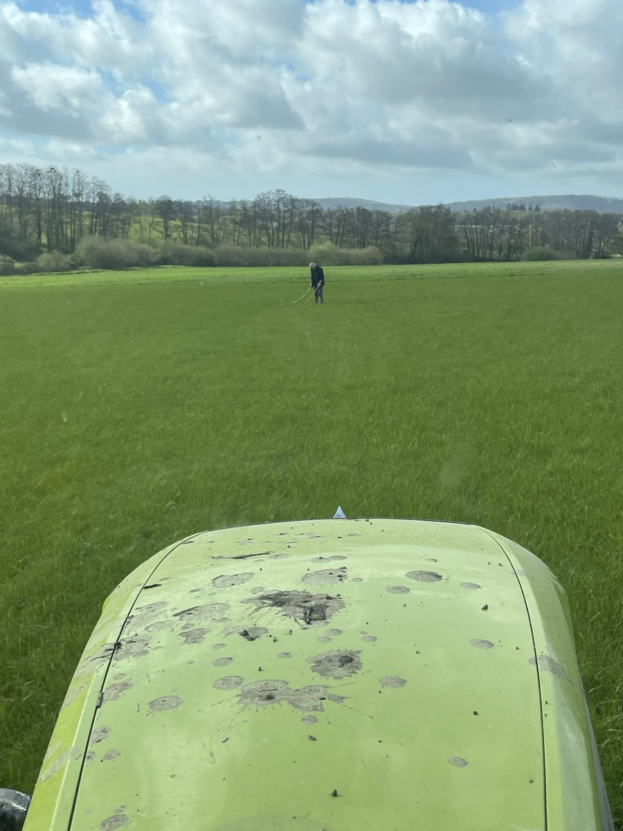 Who needs GPS, father, stepmother, 2 🐶, 2 tape measures and some fencing posts. Approximately £9950 cheaper than full auto steer #farming #budget