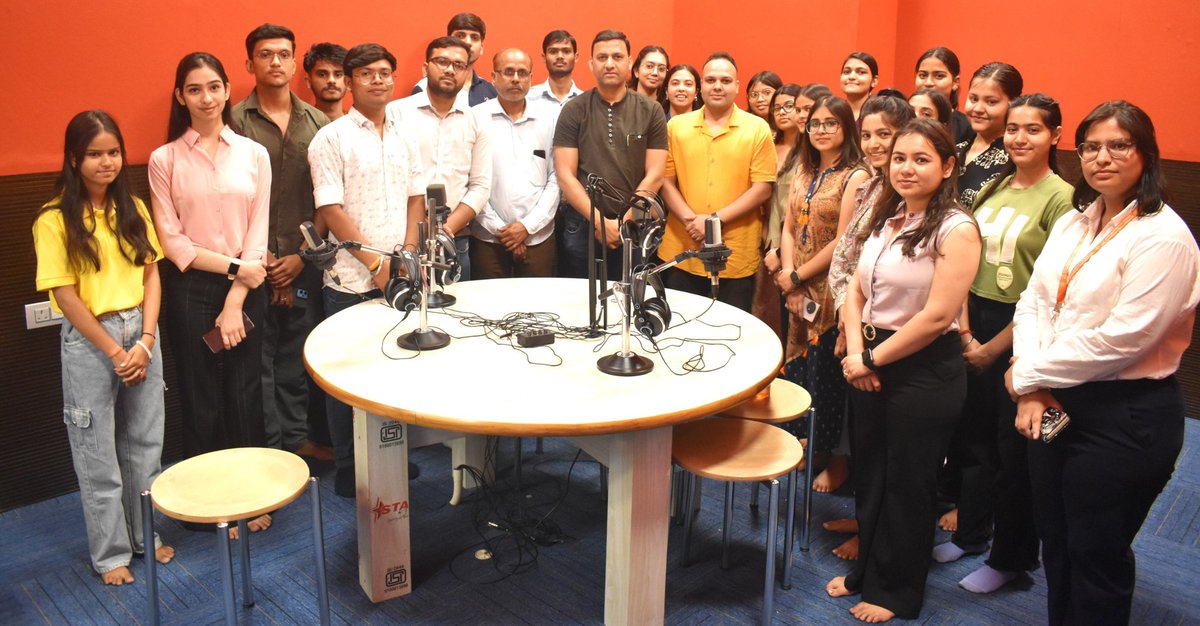 PAWANSINGHMALIK's tweet image. Media Deptt. Conducted #radio_workshop to nurture broadcasting skills. 
@JCBoseUST #media_colleges #visual_communication @DiprHaryana @cmohry