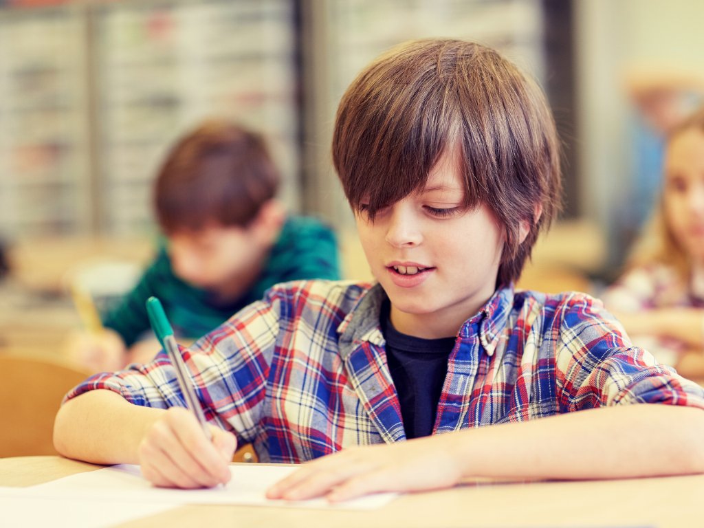 OudersOnderwijs's tweet photo. Oproep: De minister v Onderwijs wil graag meer informatie over de kwaliteit van het voortgezet speciaal onderwijs. Dit om kansen na het vso te verbeteren. Als ouder/verzorger meedoen aan een online en vertrouwelijk interview? Geef je beschikbaarheid op: https://t.co/2tGn5x3QuB https://t.co/BpEZ8walzR